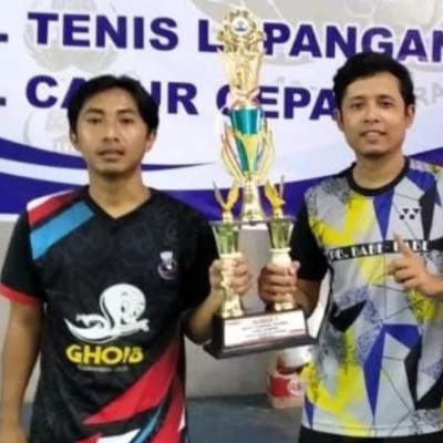 Kontingen SMK Negeri 1 Bawen Menjuarai Cabang Olahraga Bulu Tangkis