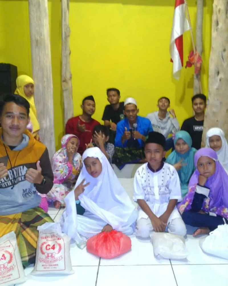 SMK NEGERI 1 ABWEN MENYALURKAN ZAKAT