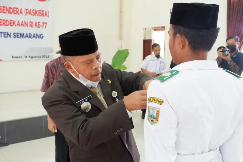 Pengukuhan Pasukan Pengibar Bendera HUT Kemerdekaan RI 77