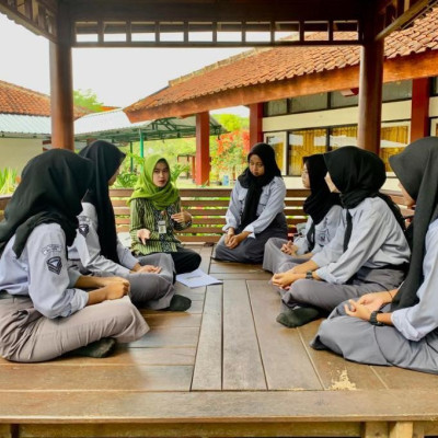 Konseling Kelompok Suka Rela oleh Lailatul Uktafiyah, S.Pd.