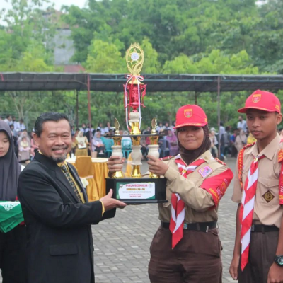  Penyerahan Piala Kejuaraan dan Piagam Penghargaan Lomba Garuda Muda Beraksi II