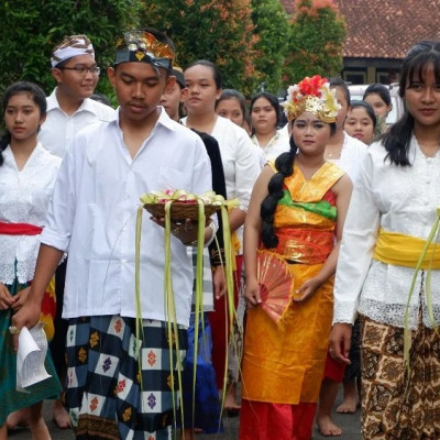 Praktik Perkawinan Adat Bali oleh XII Tata Boga C 