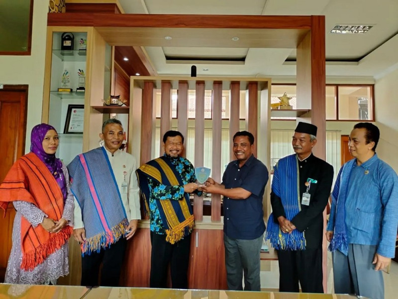 Studi Tiru SMK Negeri 1 Waibakul