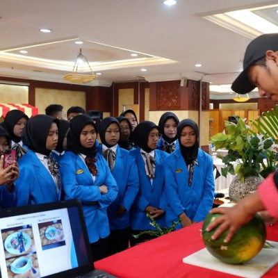 Table Manners Perhotelan 