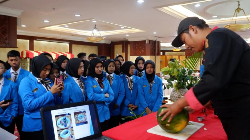 Table Manners Perhotelan 