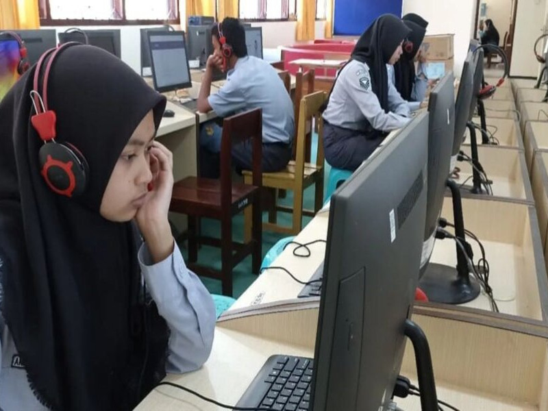 Implementasi Sertifikasi Internasional Kemampuan Bahasa Inggris TOEIC 2024  di SMK NEGERI 1 BAWEN