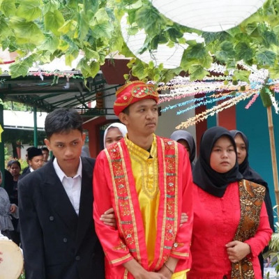 Praktik Perkawinan Adat Betawi oleh XII Tata Boga B