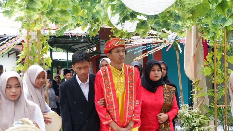 Praktik Perkawinan Adat Betawi oleh XII Tata Boga B