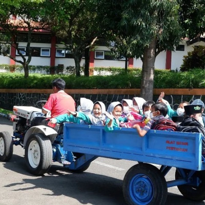 EduWisata TK dan MI Hajjah Solekhah