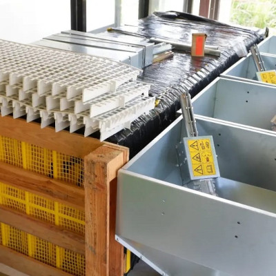 Penyelesaian Perakitan Kandang Bromaxx Jansen